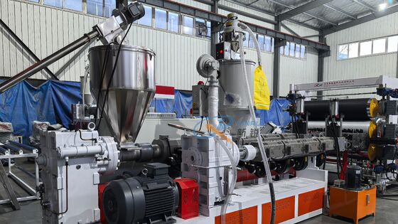 Macchina per tappetini auto in TPE TPV TPR da 1400-1800mm, macchina per la produzione di fogli termoformatura sottovuoto