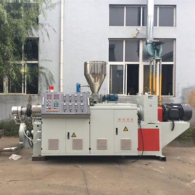 Granello di plastica gemellato 20m3 dell'estrusore a vite 15m che fa macchina