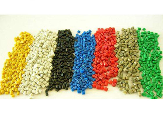 Pallina di plastica conica che fa macchina